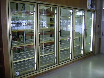Out door hinged door walk in cooler