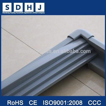 Sliding glass cover for supermarket island fridge