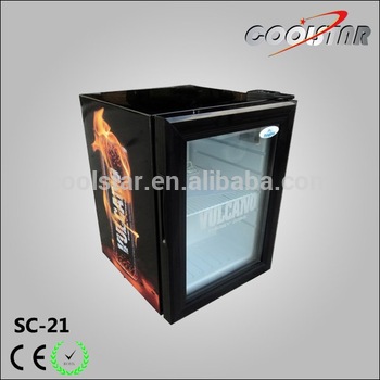 Cooling display cabinet with glass door