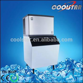 Automatic water flowing ice cube maker with huge capacity