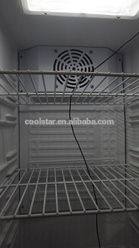 Single glass door beverage can display cooler
