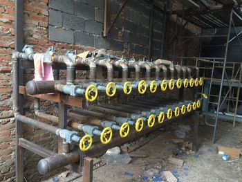 Seamless pipe angle stop valve