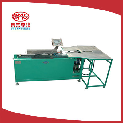 Snake shape bending machine
