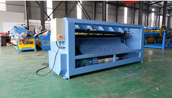 Electric and automation sheet metal shearing machine for made air duct