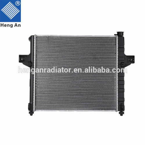 Aluminium core plastic tanks brazed car radiator