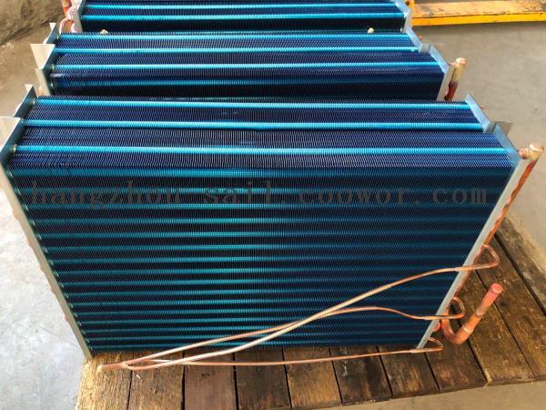 Customized evaporator coils with distributors for freezer