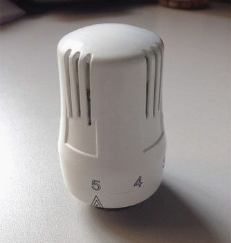 M30 radiator thermostat head with liquid sensor