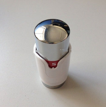 white chrome thermostatic valve head