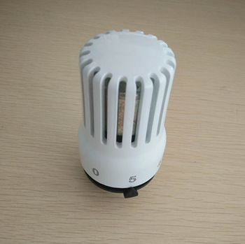 New type room temperature control thermostatic head with water sensor