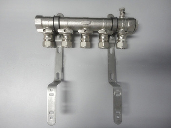 manifold with ball valve