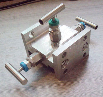 Rosemount three valve Manifold