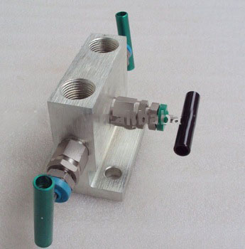 Stainless steel 316 6000 psi Rosemount valve Manifolds 3 way valve manifold