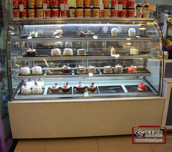 13DA-A refrigerating showcase for displaying cakes with arc glass (open door in the back)