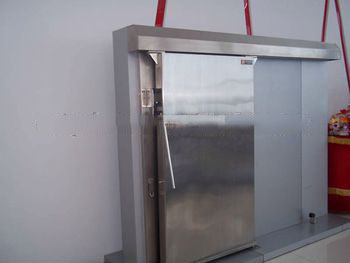 walk in door closing mechanism in narrow refrigerators