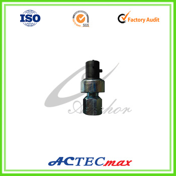 Auto air conditioner pressure switch Pressure ON:26 kg/cm2 Pressure OFF:17.6 kg/cm2